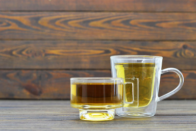 透明杯中茶