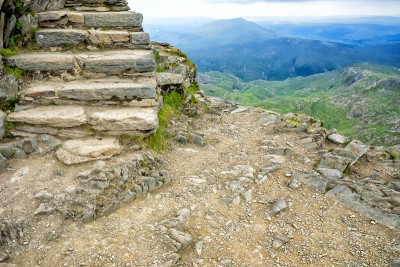 登上斯诺登山顶的台阶