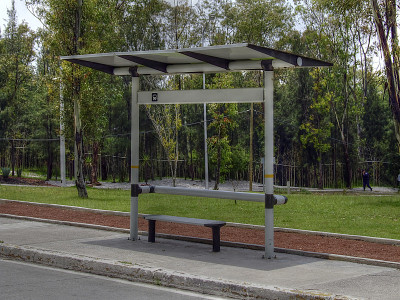 公交车站，现代生活，城市风景