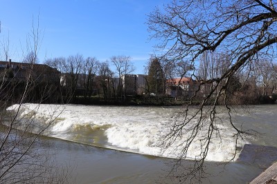 杜布斯河在城市Besançon