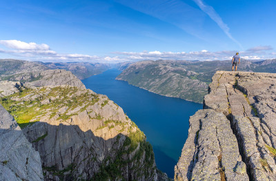 著名和受欢迎的布道石或Prekestolen(讲坛岩石，讲坛，传教士的椅子)，斯特兰德，罗加兰，挪威