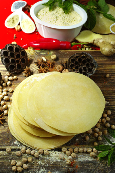 色彩丰富的印度食物-鹰嘴豆，木瓜和香料纹理