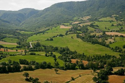 孟德菲尔特罗(意大利侯爵)，远景来自pensaro Urbino)