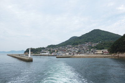 濑户内海中的大岛