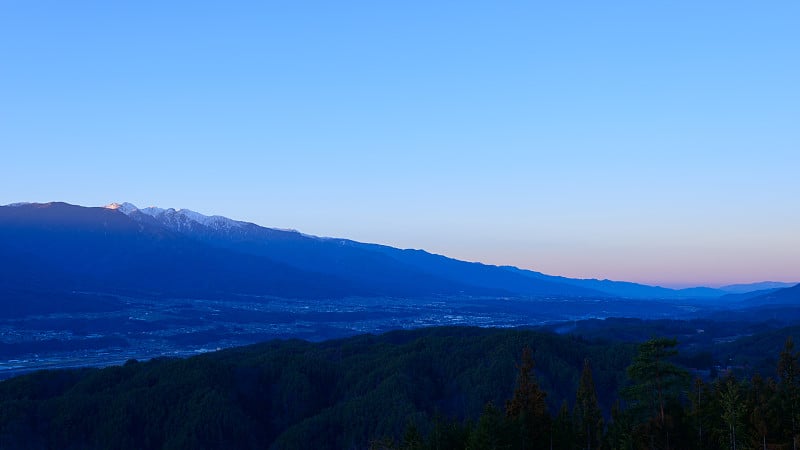 日本长野饭田市的城市景观