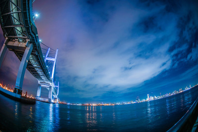 横滨海湾大桥之夜(由大国藤拍摄)