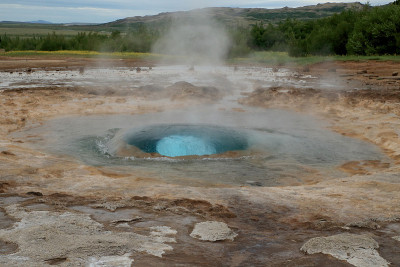 冰岛的 Strokkur Geysir