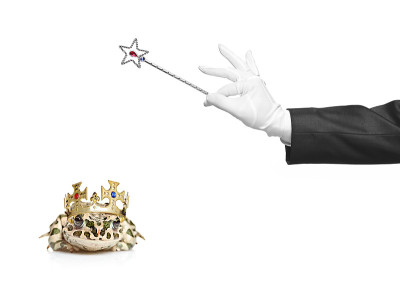 魔术师拿着一根魔术棒