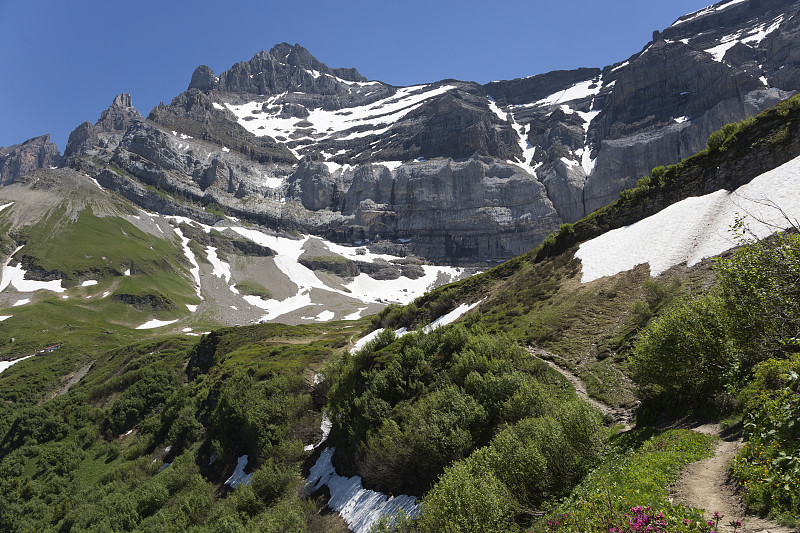 拉克斯d湖之旅'Antème和凹痕杜米迪(Champéry，瑞士)