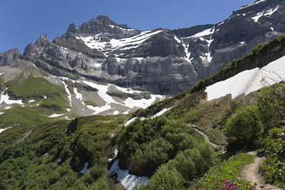 拉克斯d湖之旅'Antème和凹痕杜米迪(Champéry，瑞士)