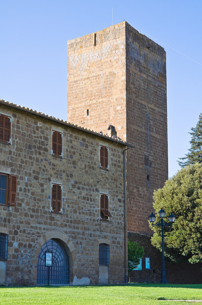 拉维洛公园的塔。Tuscania。拉齐奥。意大利。