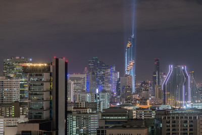 曼谷夜景和Mahanakorn建筑