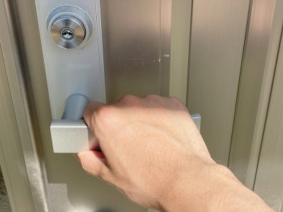 入口有锁眼