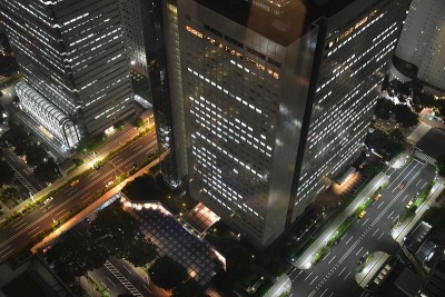 东京日本的天际线和摩天大楼，鸟瞰图，周围的新宿区。亚洲。