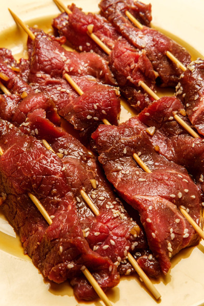 腌牛肉烤肉