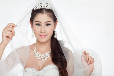 美丽女子婚纱仙权杖翼工作室灯