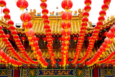 中国大红灯笼高高挂