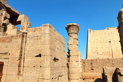 出生屋和入口塔，荷鲁斯神庙，Edfu，埃及