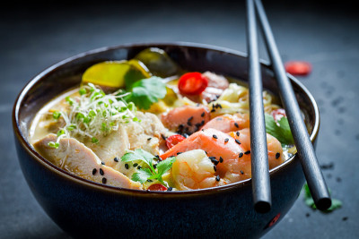 美味的马来西亚鸡虾汤
