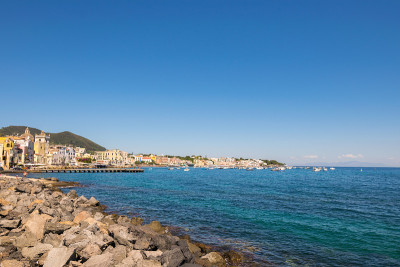 Ischia小镇，Ischia Ponte, Ischia, Phlegrean群岛，第勒尼安海，意