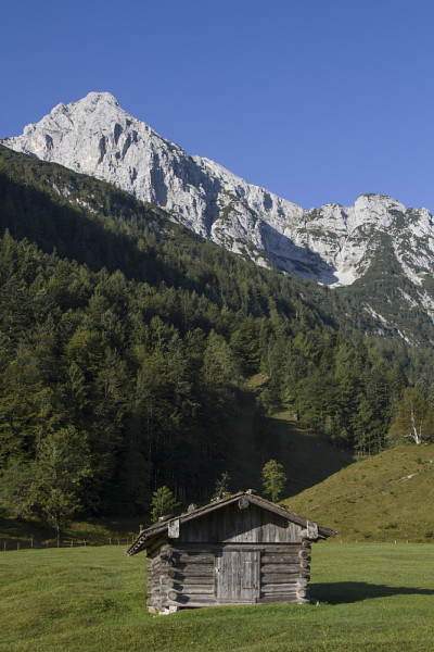 Ferchensee湖的干草小屋