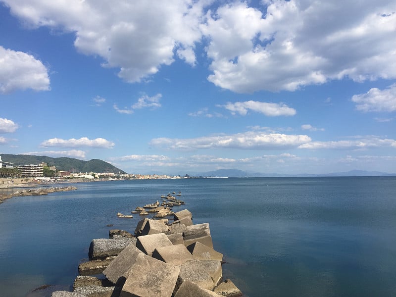 萨莱诺的海景，意大利阿马尔菲海岸的一个小镇