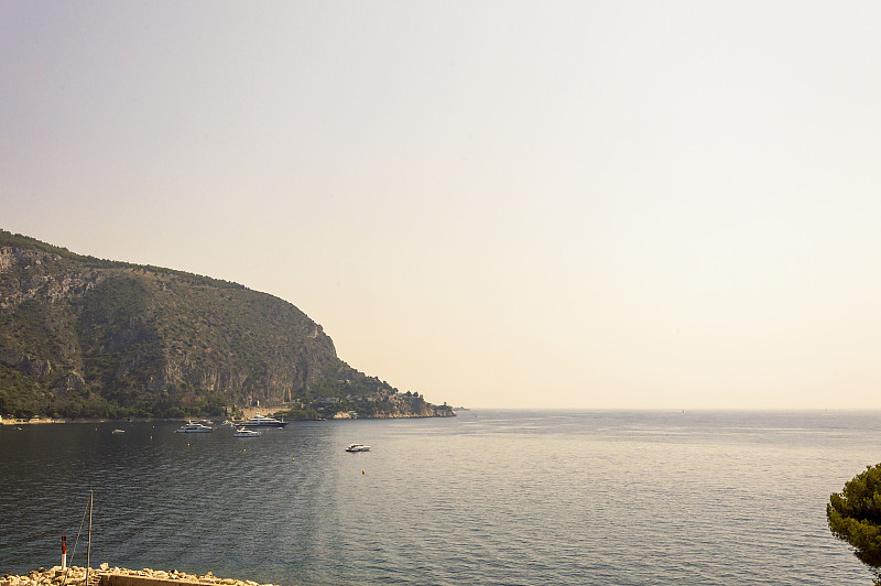 夏日的伊兹湾全景