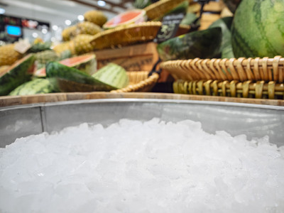 模拟展示碎冰，新鲜水果，食品和饮料