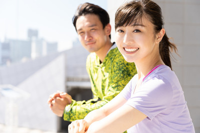 爱运动的亚洲人放松