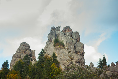 落基山脉耸立在国家公园里