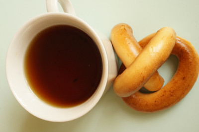 早餐喝红茶，吃百吉饼