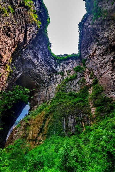 武龙喀斯特石灰岩岩层