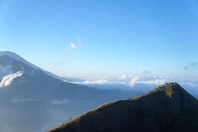 人在山顶