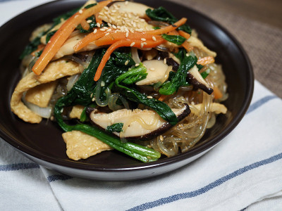韩国传统食物炒蔬菜面条，日本菜