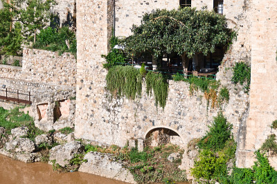 阳台在Besalu
