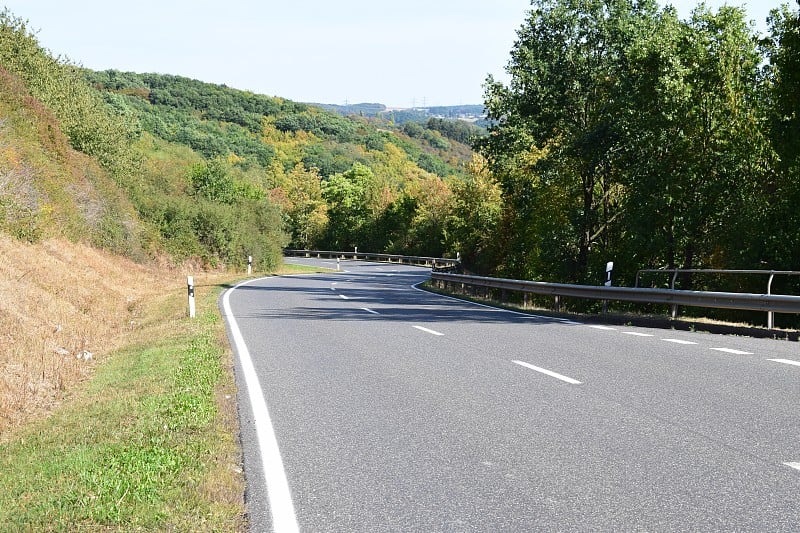 九月的乡村公路