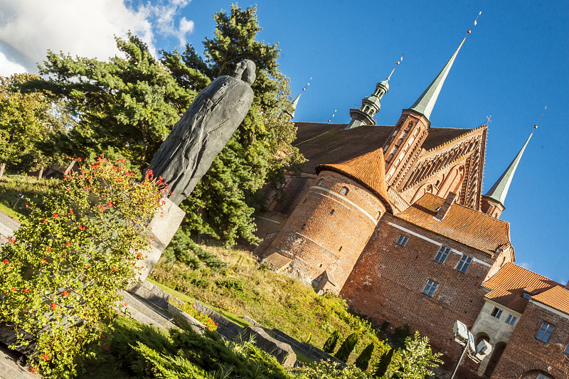 尼古拉·哥白尼雕像- Frombork。