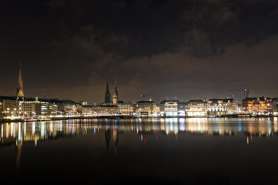 Binnenalster晚上