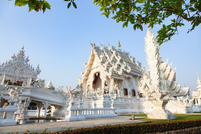 泰国清莱著名的白寺