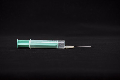 注射疫苗以预防疾病