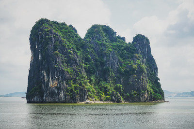 越南下龙湾的山脉