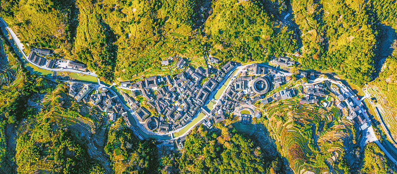 福建土楼航拍
福建省漳州南京市塔下村土楼全景图