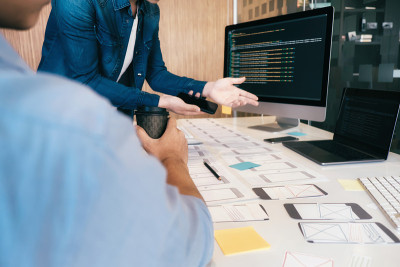 UX UI和编程开发技术。