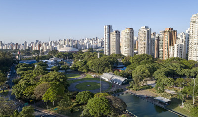 圣保罗市鸟瞰图。俯瞰圣保罗城市天际线，建筑和城市景观。