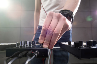 Dj用耳机混合音乐