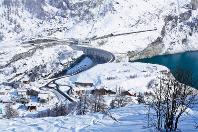 上面的Tignes Le lac