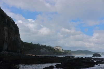 如沙洲状节理、奇岩、峭壁、海岸、