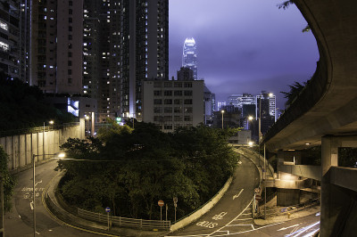 香港的看法褒贬不一