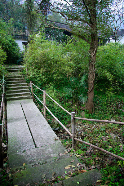 中国杭州当地村寨草林石碑步行路