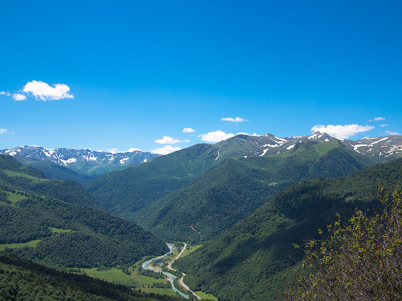 云山的全景